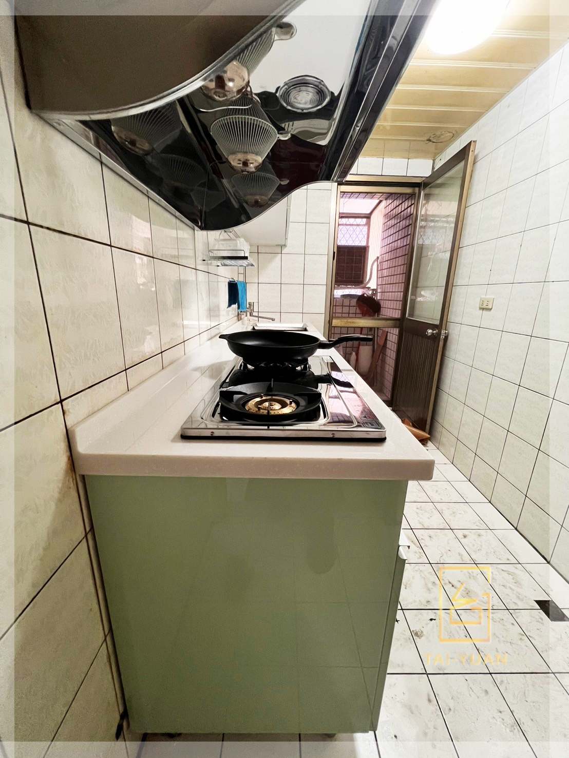 LINE_ALBUM_一字型新莊建安街水晶門板（js107)-黃小姐_240528_10-1